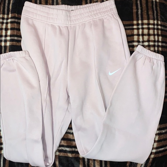 Nike Sportswear Essential Fleece Pants - Picture 2 of 6